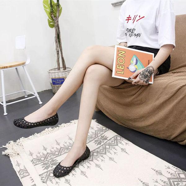 Summer Hollow Nurse Jelly Shoes Ladies Non-slip Flat Beach Shoes Mother Hole Sandals