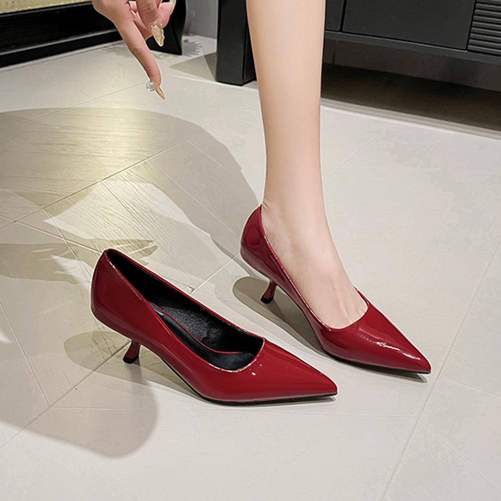 Остроносые туфли-лодочки темперамент новые шпильки лакированная кожа женские туфли с юбками профессиональные рабочие остроносые черные красные туфли на высоком каблуке