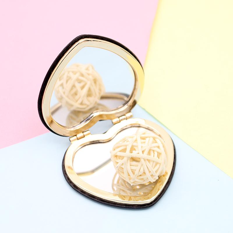 Portable Heart-shaped Makeup Mirror Double Sided Folding Mini Makeup Mirror Cute Bee Pocket Cosmetic Mirror Gift for Women