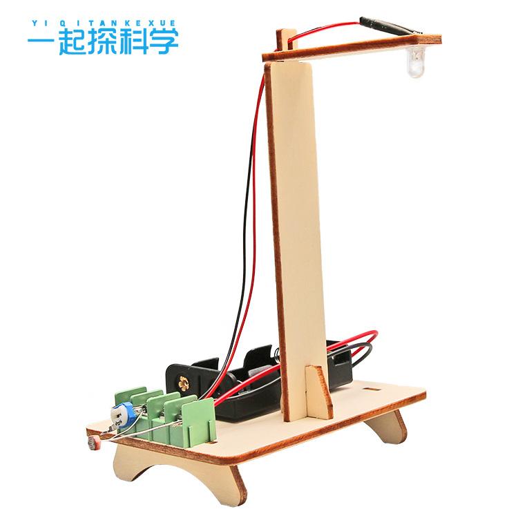 Intelligent Light Control Small Street Lamp Technology Small Production Popularization Model Of DIY Science Experiment Homework For Primary Students