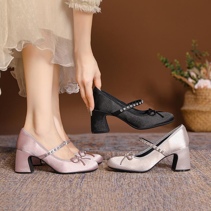 Милые туфли-лодочки на высоком каблуке с бантиком и стразами, женские туфли на ремешке, с круглым носком, туфли Мэри Джейн