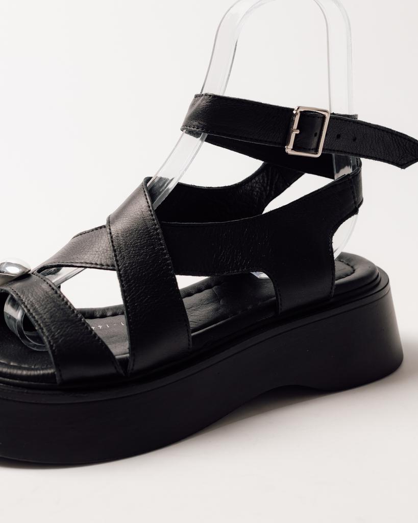 Босоножки на толстой платформе Aquamarin 144 36 черный кожа