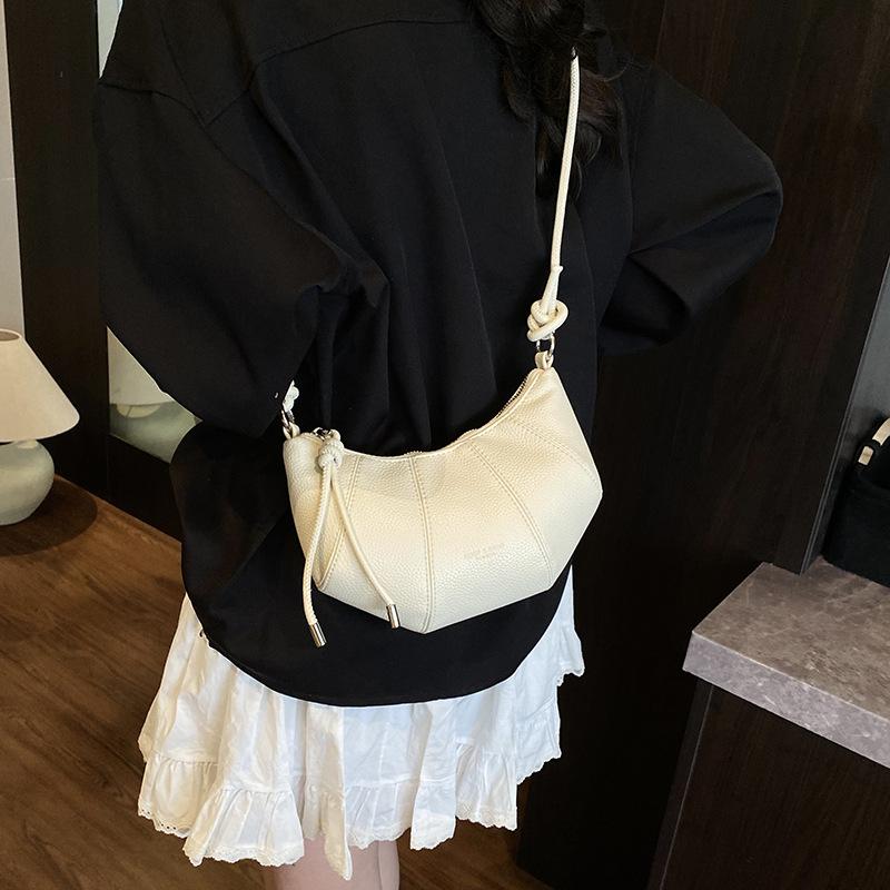 Fashion Bag New Spring and Summer Small Bag Simple Dumpling Bag Croissant High Sense Commuter Women's Bag Tide