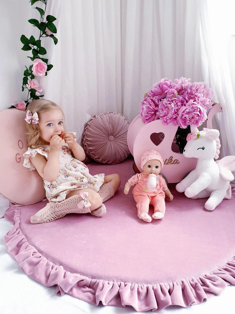 Play mat for children 100cm round with ruffles, Velvet Soft Olive