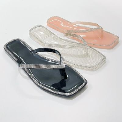 2024 Новые шлепанцы с квадратным носком и стразами, женские тапочки, модные плоские прозрачные туфли из желе, повседневные пляжные шлепанцы для отдыха на природе