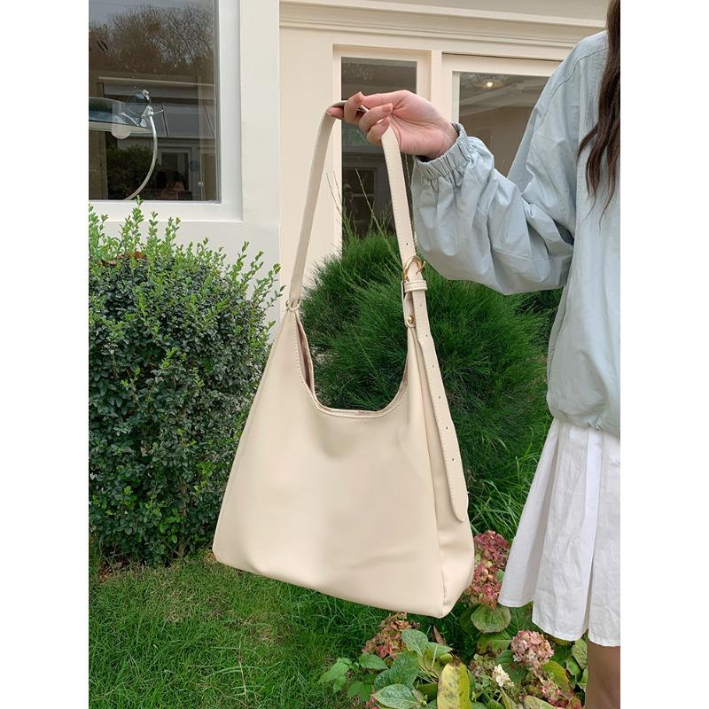 Простая сумка большой вместимости для женщин, новая модная и универсальная повседневная сумка через плечо для студентов, ездящих на работу, сумка через плечо