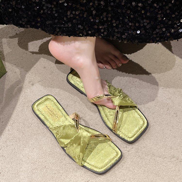 Модные повседневные сандалии на берегу моря, стиль для женщин 2024 года, для ношения на улице, сотня модных женских тапочек в китайском стиле с открытым носком, сандалии