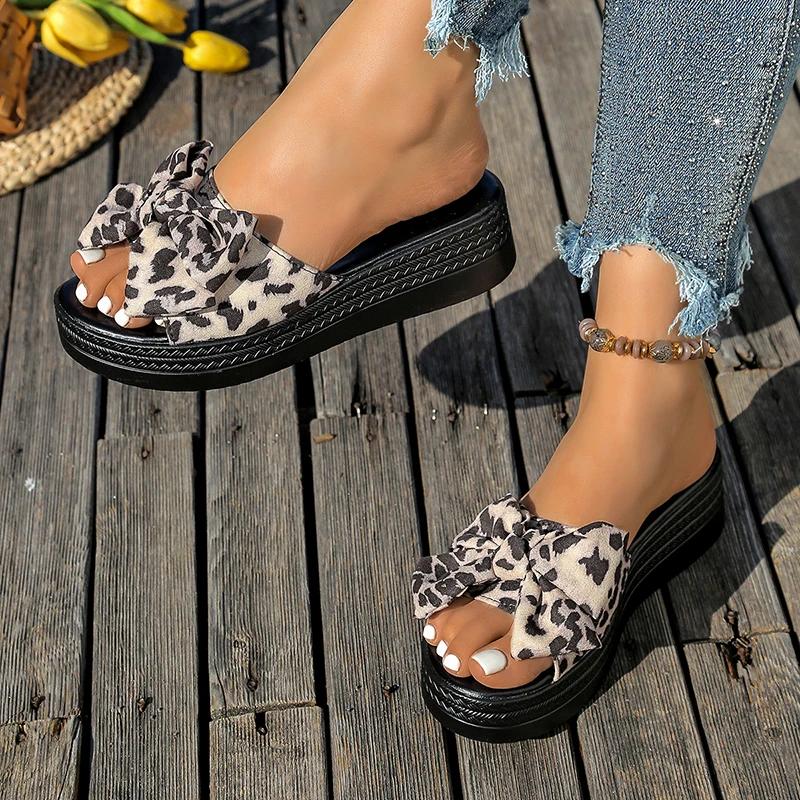 Fashion Fashion Leopard Bow Platform Slippers for Women 2025 Summer Comfortable Non Slip Beach Sandals Woman Thick Sole Outdoor Slippers