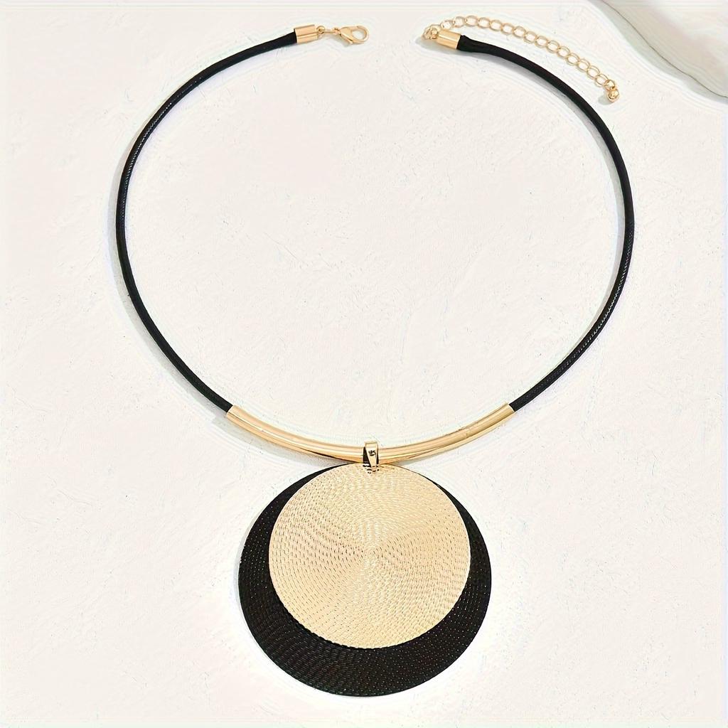 1pc Stitching Geometric Round Pendant Necklace Retro Style Statement Jewelry For Vacation Wear
