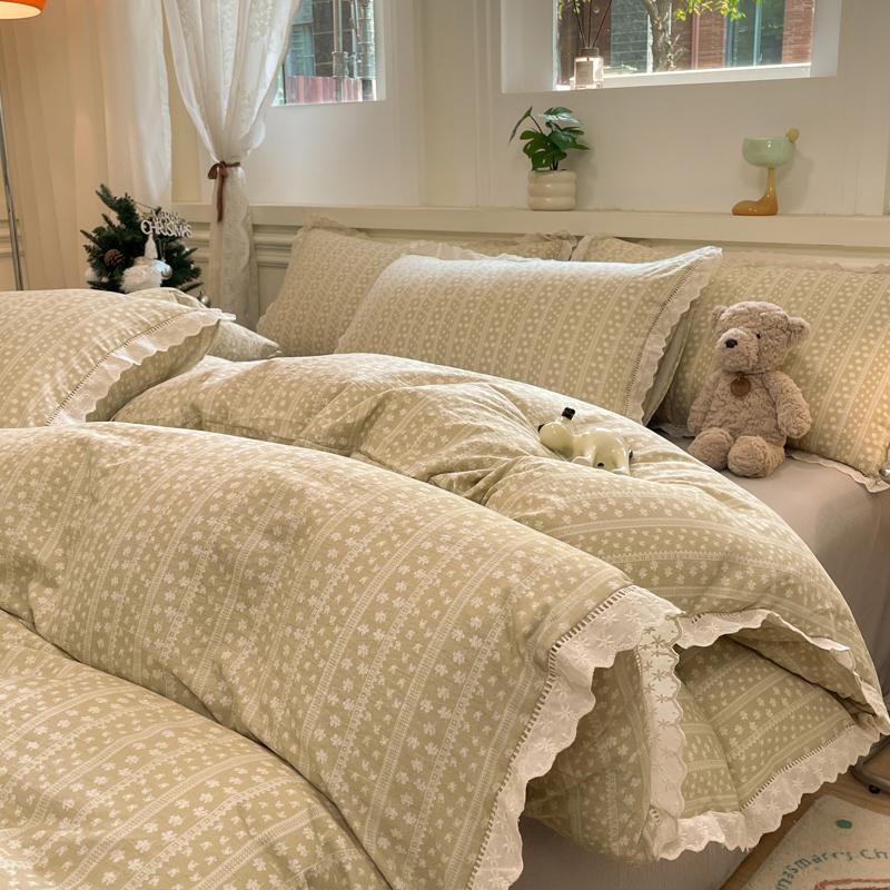 INS Комплекты постельного белья в корейском стиле 2025 Новые Хлопковые Мятые Двухслойные Пряжа Кружево Комплекты постельного белья Клетчатый Рождественский декор Подарок Домашний декор