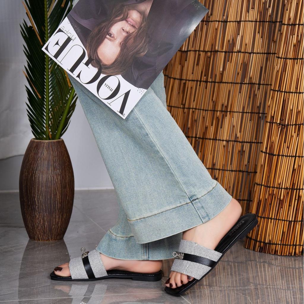 Internet Celebrity Explosion 2025 Summer New Women's Shoes Flat Bottom Bright Diamond Square Buckle Open Toe Cool Slippers Women Wear Home