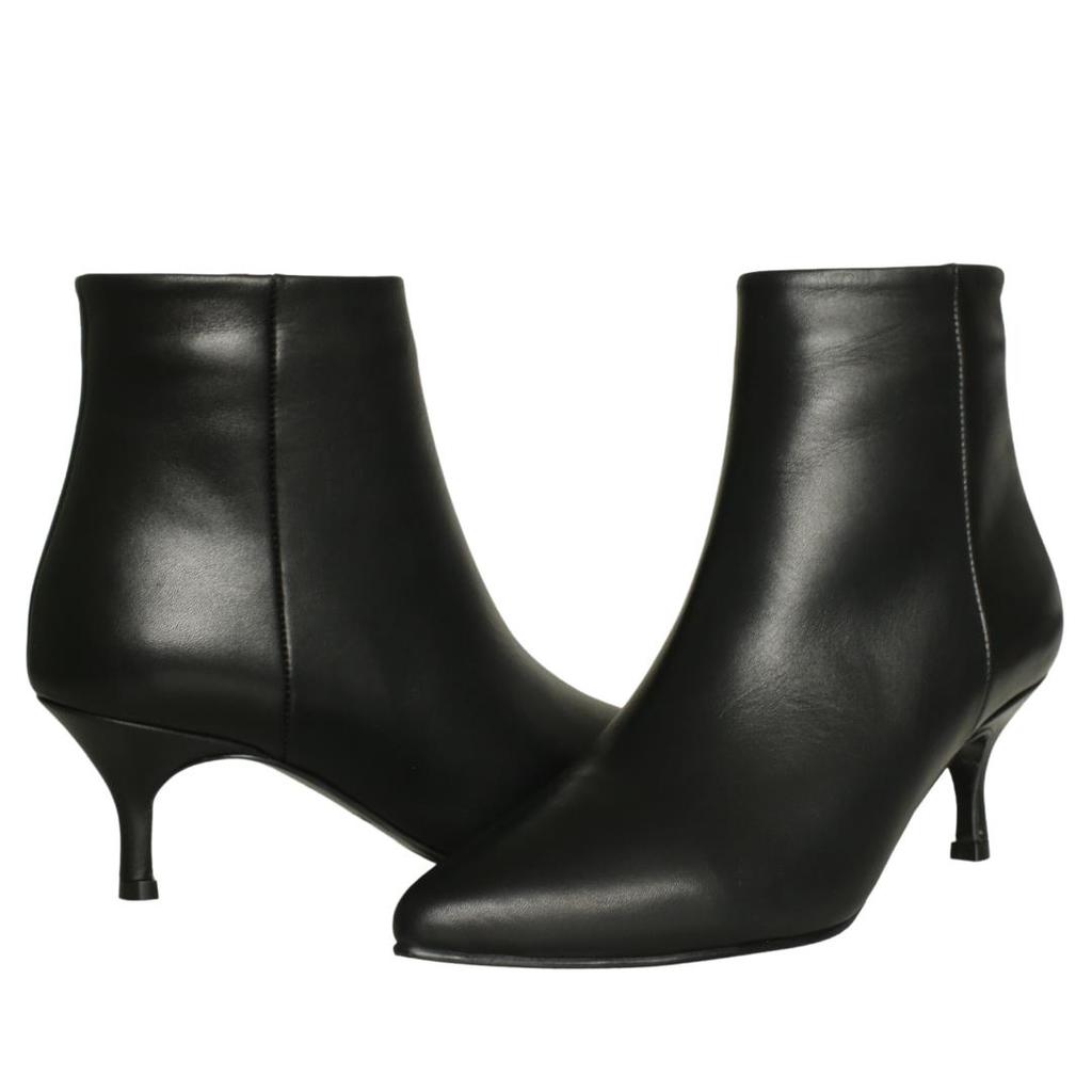 Женские зимние сапоги из натуральной кожи на низком каблуке