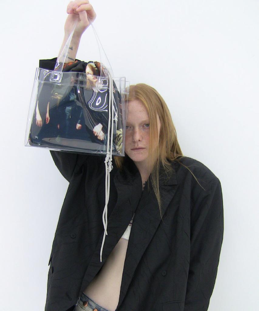 Заполните пропуск Clear Ai Bag (Заглянуть)(девочки)