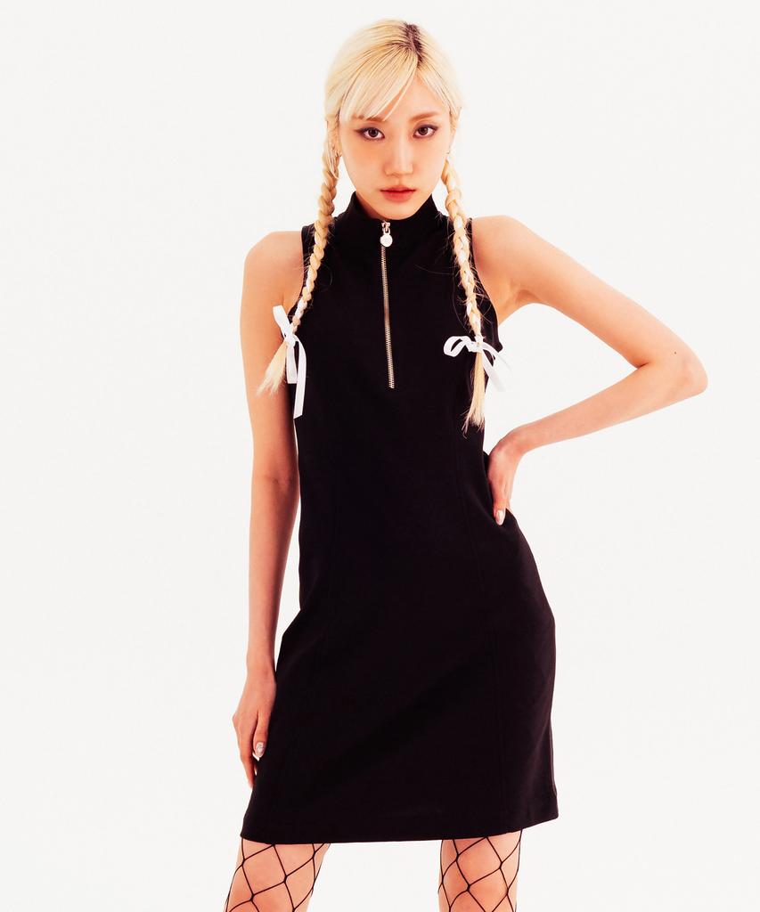 SEOUL APPAREL Узкое платье с высоким воротником (черный)