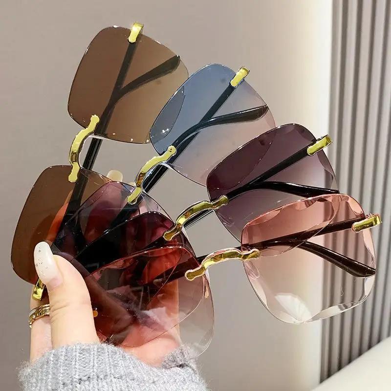 Fashion Women Sun Glasses Outdoor Leisure Anti reflective Sunglasses UV Protection Stylish Decorative Glasses for Men and Women