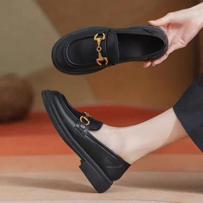 Осень новые туфли из маленькой кожи с металлической пряжкой туфли-лодочки универсальные туфли