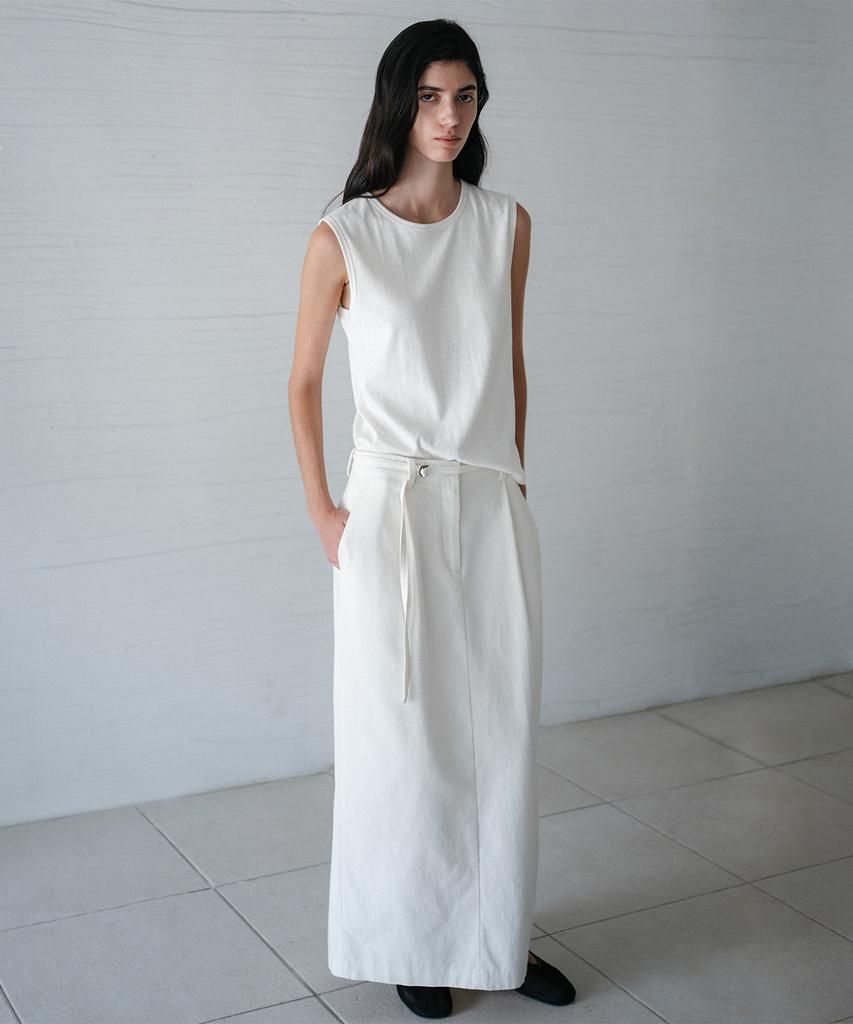 Beullaengkeulumumeon Belted Mua Skirt_Ivory