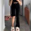 Женские черные эластичные джинсы клеш с высокой посадкой - Стройнящие, Универсальные, Скрывающие бедра для фигуры типа "груша", Идеальны для весны и осени.