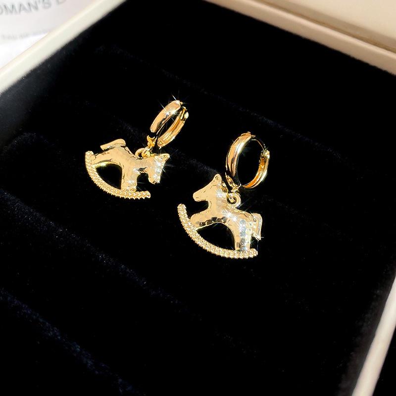 Циркониевые серьги-каффы с перламутром в виде солнечных лучей: Элегантные, Универсальные Серьги для Женщин.