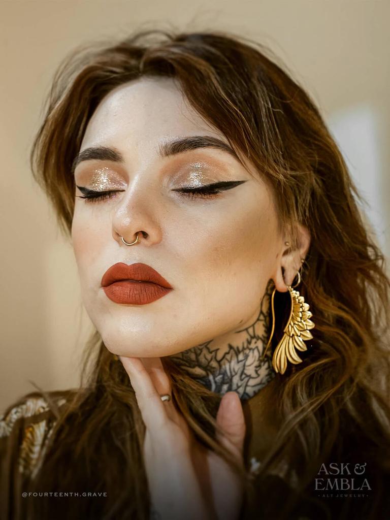 Серьги-подвески 'Крылья ангела' с преувеличенными подвесками и крючками из сплава