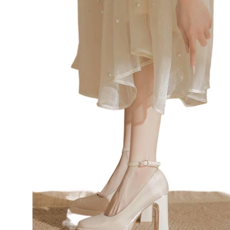 Белые атласные туфли на платформе для невесты, в стиле Мэри Джейн с круглым носком и массивным каблуком для женщин, удобные свадебные туфли.