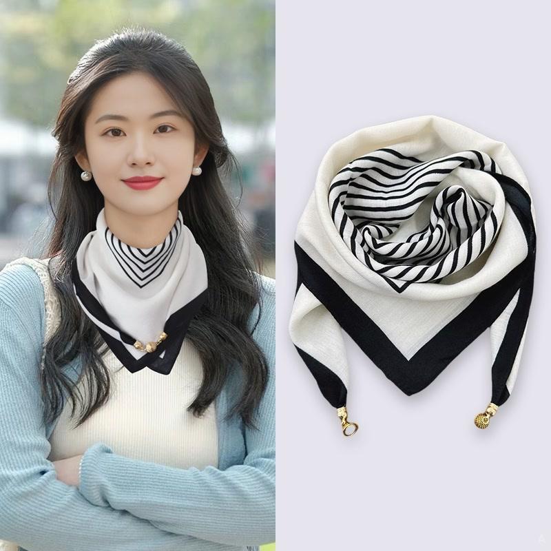 Korean-Style Magnetic Buckle Square Scarf: Women's Winter Neck Warmer & Fashionable Pendant Accessory