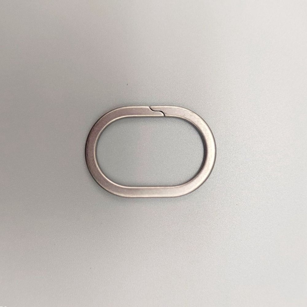 Real Titanium Alloy KeyRings Super Lightweight Pendant Oval Key Rings Male Creativity Gift