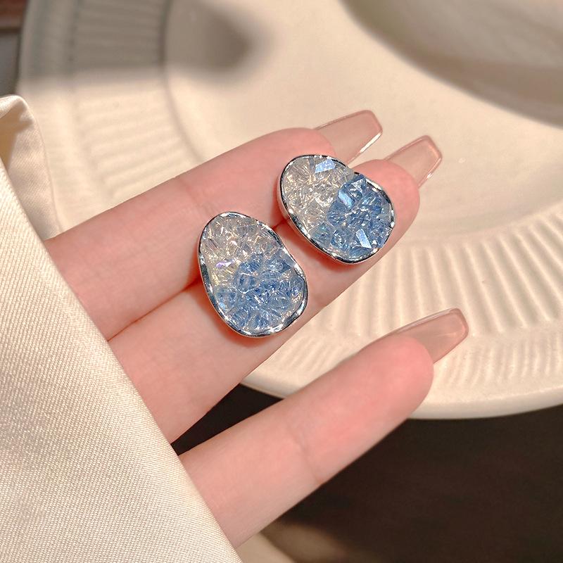 Блестящие серьги-пусеты с градиентными кристаллами для женщин, очаровательные серьги-гвоздики неправильной формы в сладких конфетных тонах, сказочные модные серьги-подвески для вечеринки, циркон