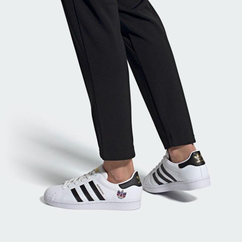 adidas Женские кроссовки Superstar Trefoil Белые Черные FX8543