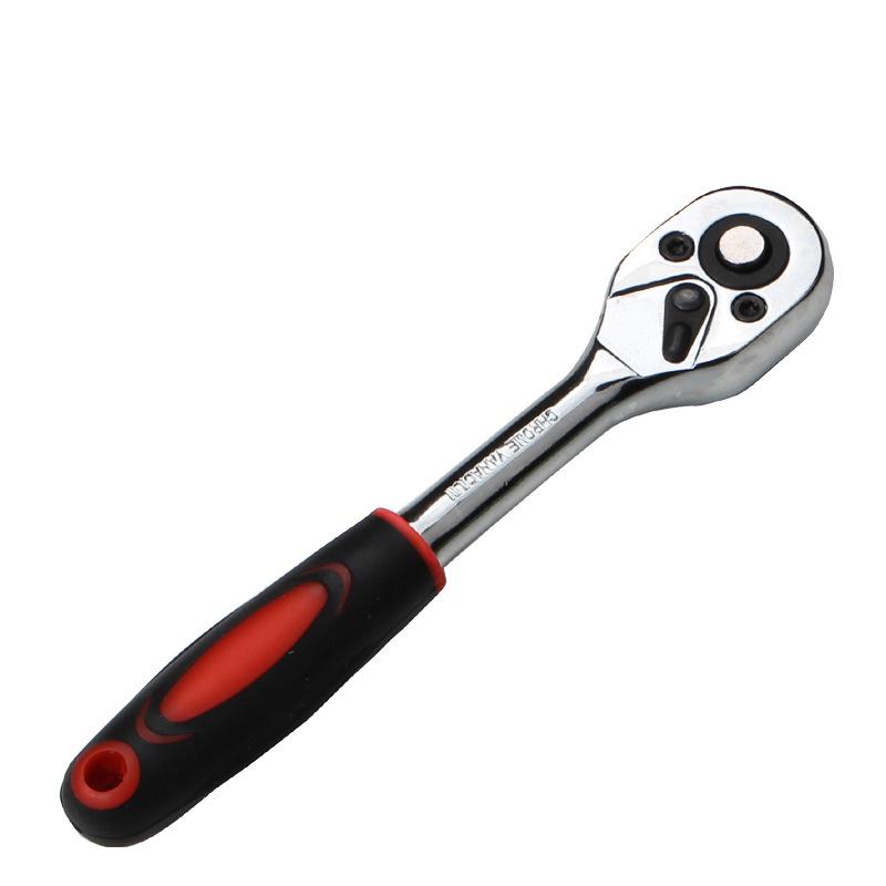 Набор из 46 автомобильных головок и ключей