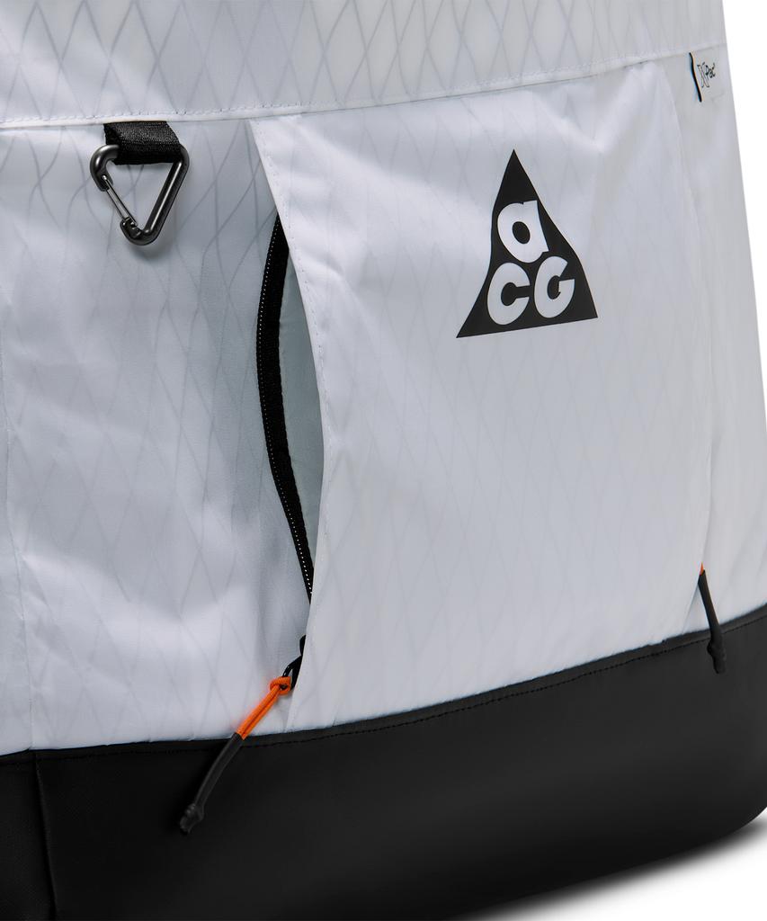 Nike Acg Gear Tote Bag (Large, 55L) - White:Black / Im2516-100
