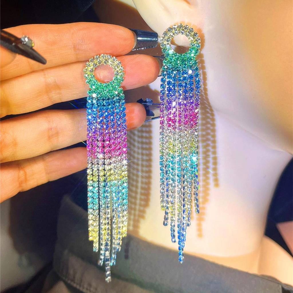 Роскошные европейские и американские серьги-кисточки со стразами: Элегантный дизайн с бриллиантами для женщин.