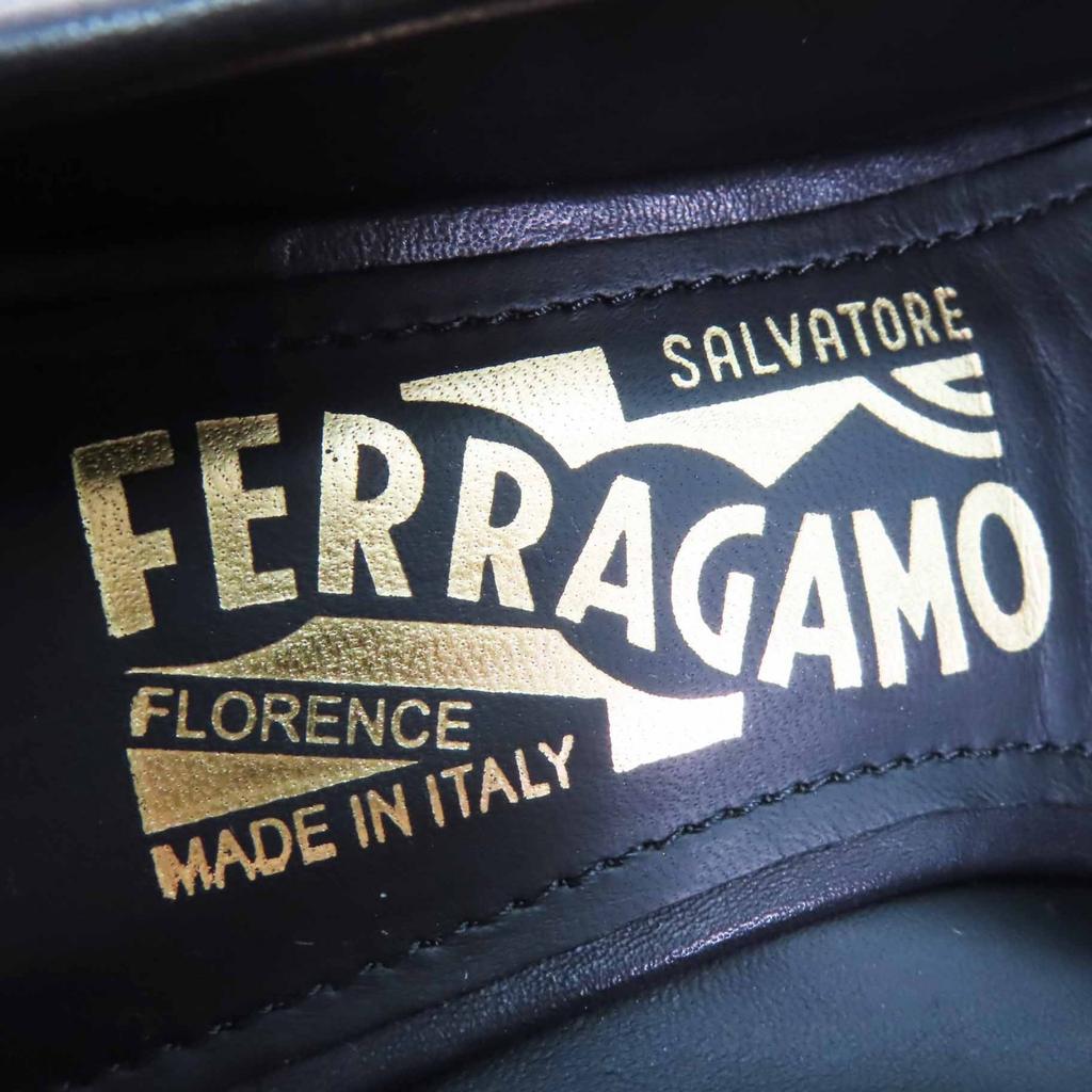 Отличные туфли Salvatore Ferragamo Gancini стеганые на массивном каблуке черная кожа Б/у