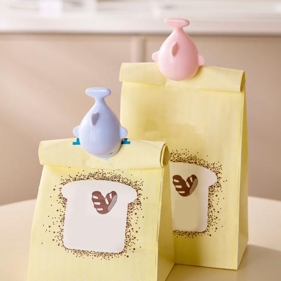 2Pcs Whale Magnetic Bag Clips, Cute Fridge Magnet Food Sealer, Airtight Chip Clip for Snacks Food Storage