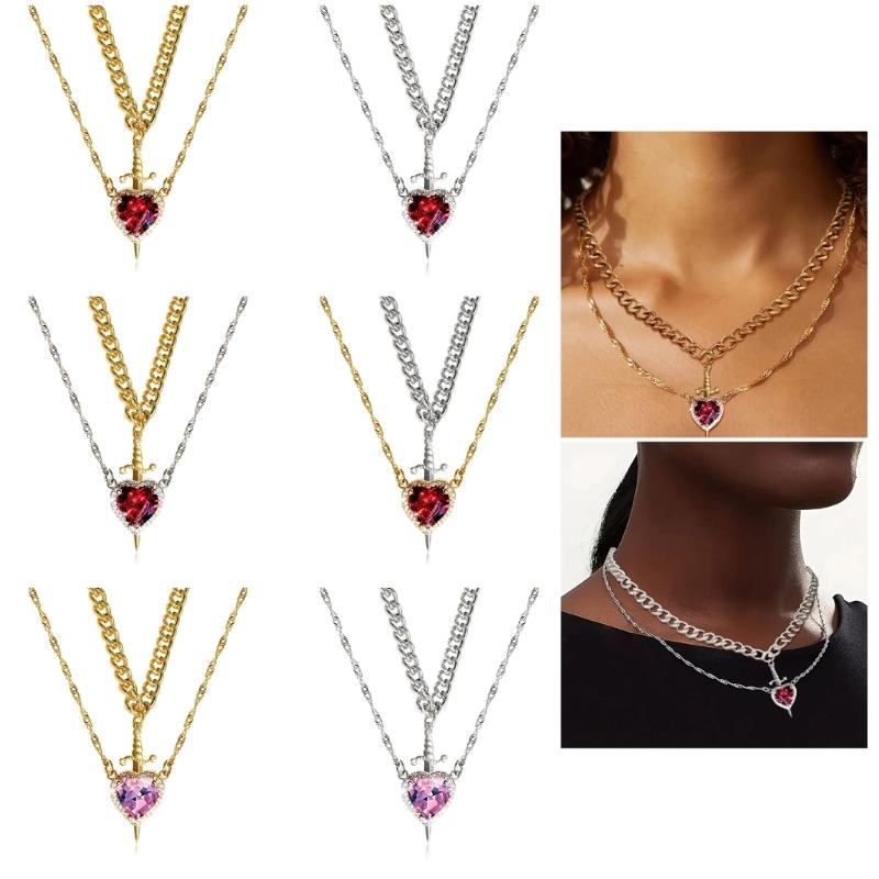 Стильный кулон в виде сердечек-кинжалов. Изысканное украшение для шеи в виде сердечек-кинжалов, которое дополнит ваш повседневный образ.