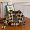 Женская сумка-ведро Niche Foreign Style Сумка через плечо Шерстяная клетчатая сумка-ведро Модная универсальная сумка-мессенджер