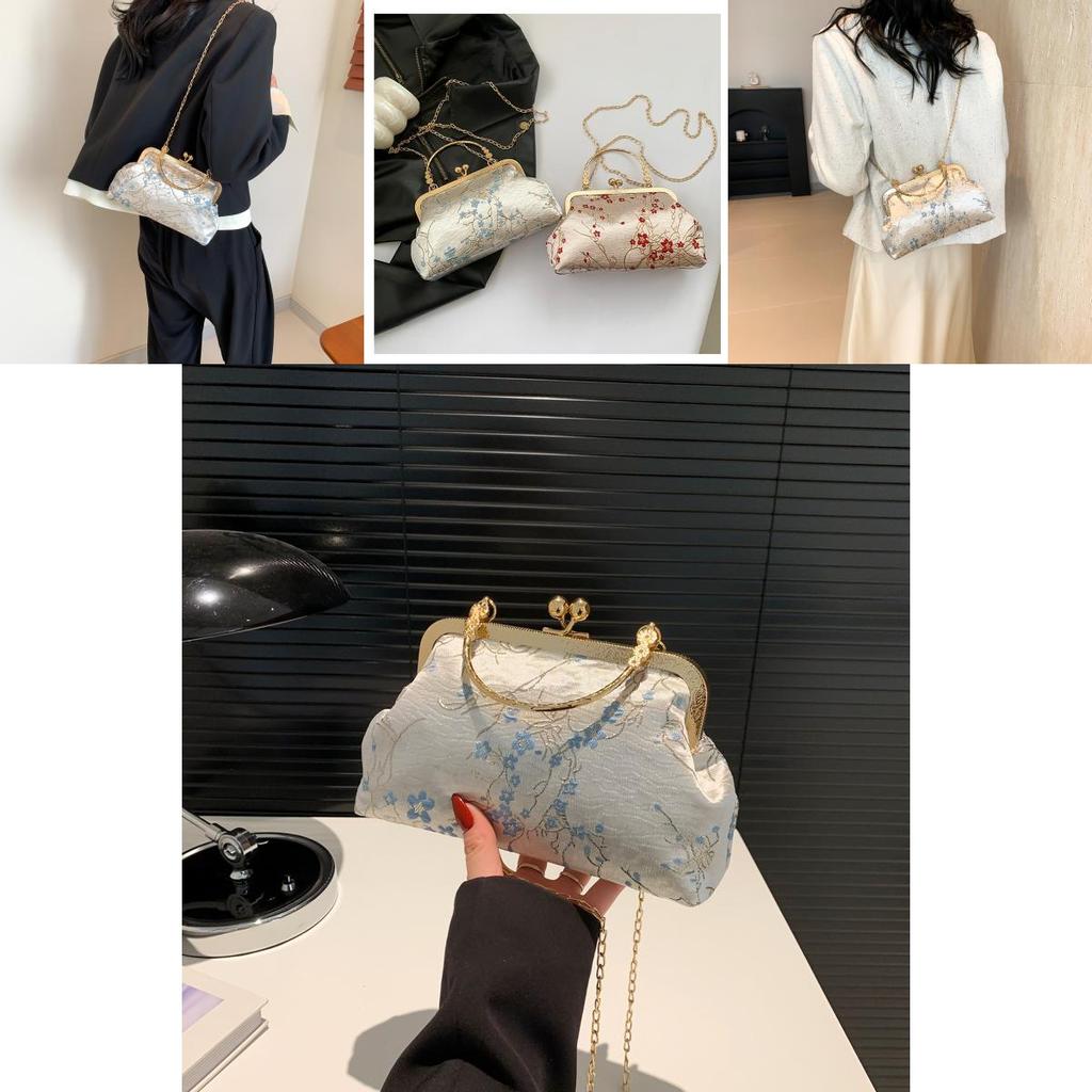 Fashionable Retro Canvas Shoulder Bag Street Style Medium Square Bag Blue Red