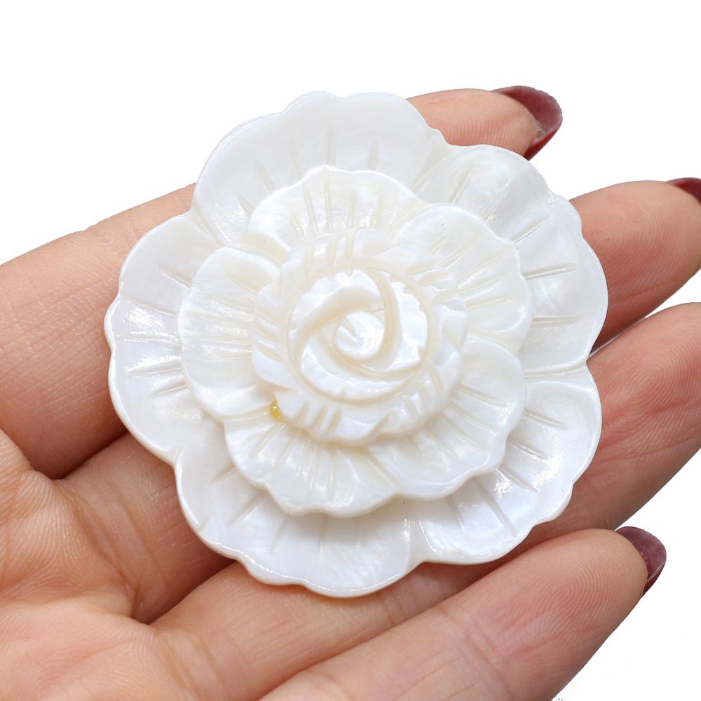 Natural Flower Shape Shell Pendant Mother of Pearl Shells Charms for Jewelry Making DIY Men Women Necklace Accessories Handmade Crafts