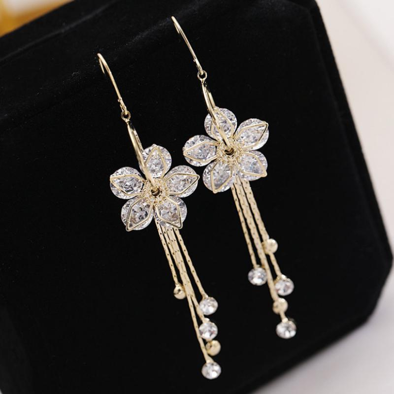 1 Pair European and American Fashion New Super Flash Flower Earrings