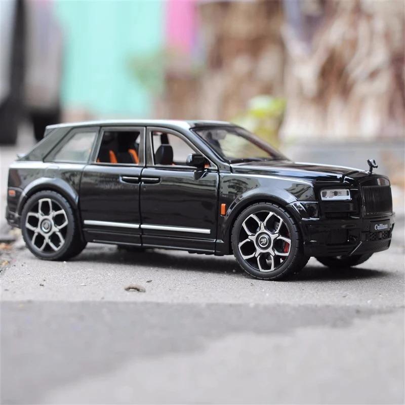 Литая металлическая игрушечная машинка 1/20 для внедорожника Rolls-Royce Cullinan, внедорожная модель автомобиля из сплава, имитация звука и света, игрушка для детей