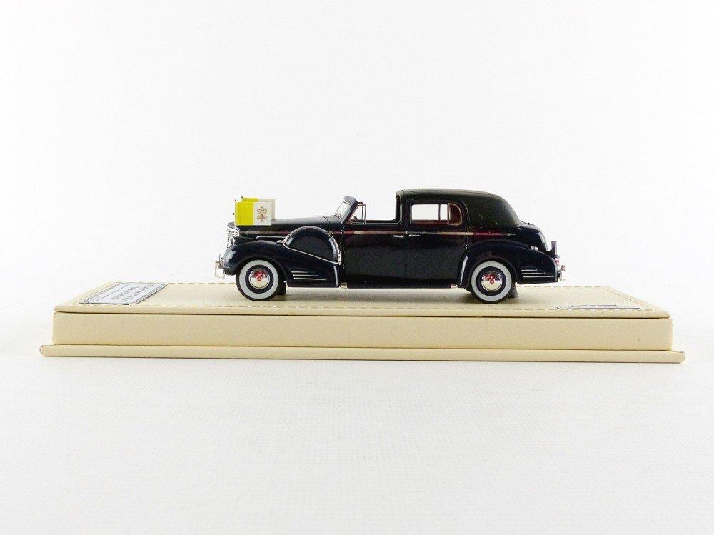 Collection Cadillac 1938 Series 90 V16 Town Car Pius XII d'Elegance 1/43