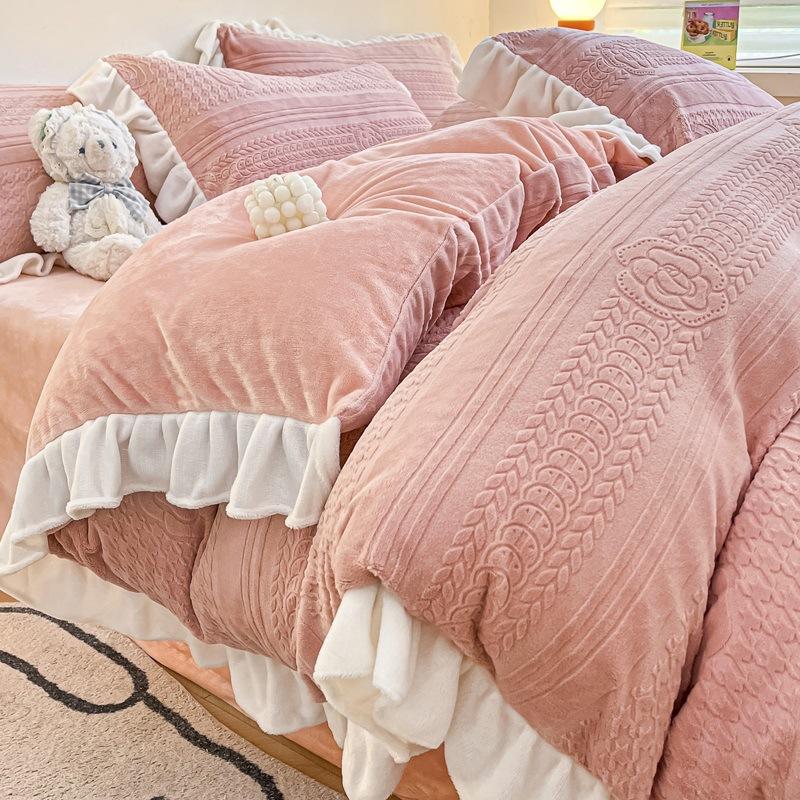 Утолщенный комплект из четырех предметов из молочного флиса, Утолщенное постельное белье из флиса, Зимний резной коралловый флис, Пододеяльник, Простыня, Юбка для кровати
