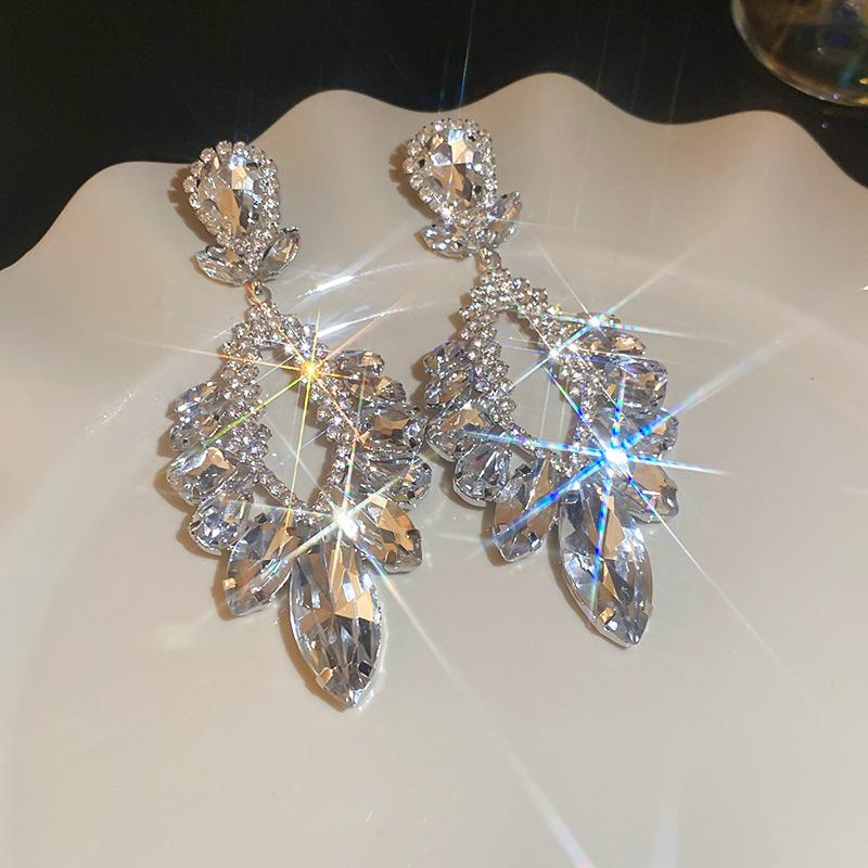 Элегантные серьги-подвески с кристаллами в форме капли воды в стиле французского двора