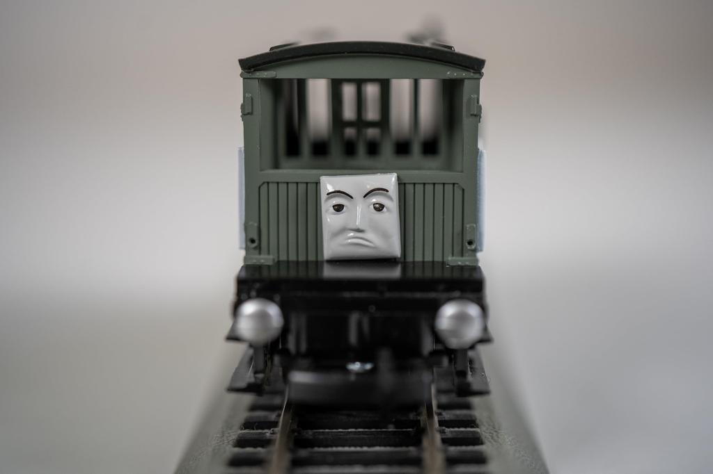 Bachman HO Gauge Thomas the Tank Engine Brake Car Железнодорожная модель грузового вагона 28-77010