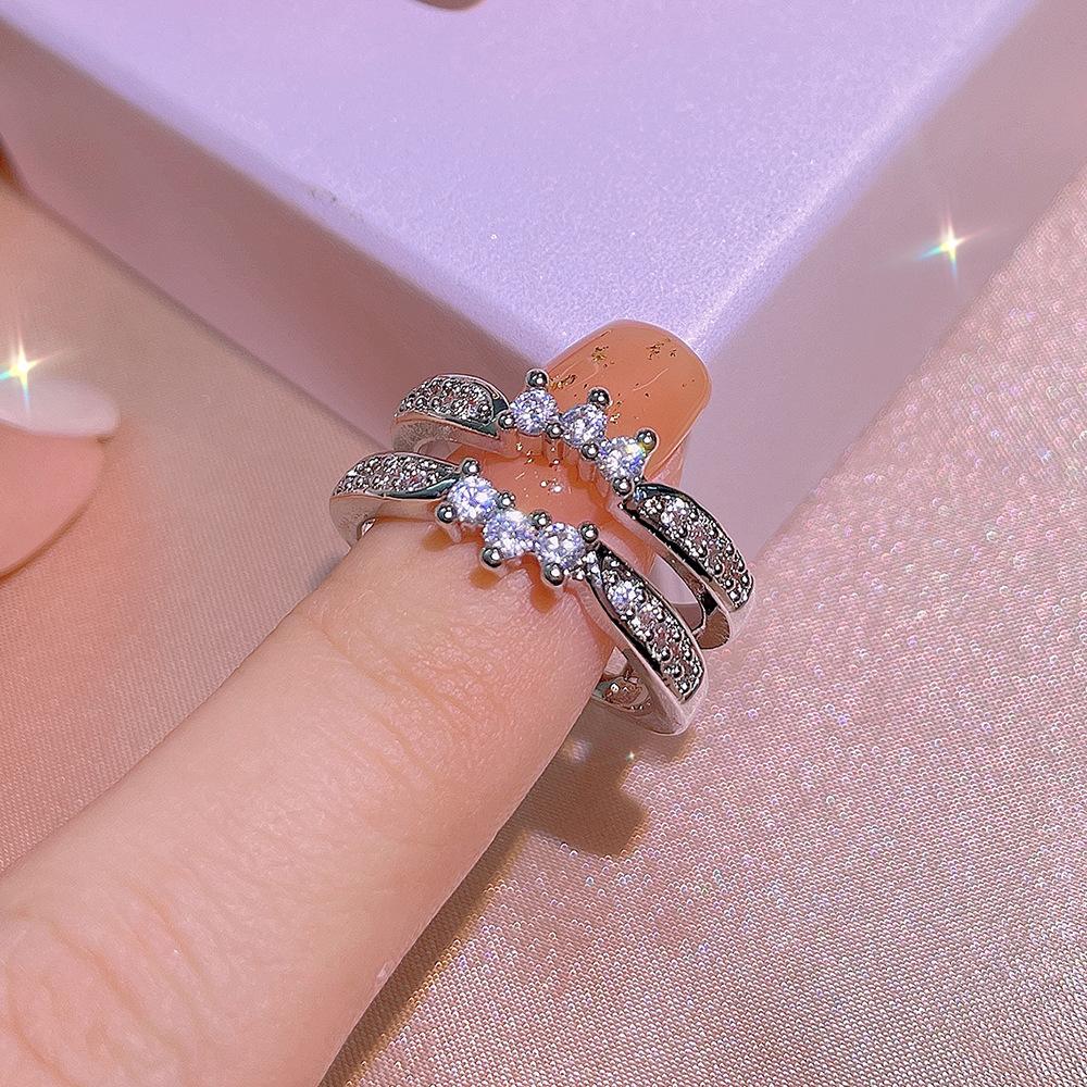 Двухслойный волнистый узор, элегантный и универсальный, европейский и американский, корейский вариант, женское кольцо, корейская мода, преувеличенное женское кольцо на указательный палец