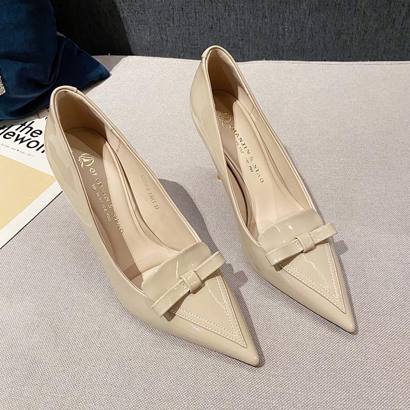 Модные женские туфли на высоком каблуке, свадебные, реплика, женские лодочки, скарпины, с металлической цепочкой и пряжкой, на низком каблуке-шпильке, телесные, зеленые, туфли для выпускного вечера