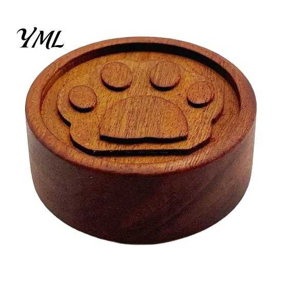 Natural Fragrance Diffuser for Office Wooden Essential Oil Diffuser, Cat Paw Horse Engraved Pattern, Round Decorative Wood Craft Ornament Wood,