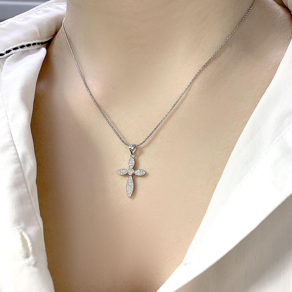 Серебряный крестик с фианитами (2080763)