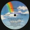 12-дюймовая пластинка L.A. DREAM TEAM She Only Rock And Rolls MCA23846 MCA Records 1988 США Рэп Хип-Хоп R&B Б/у