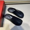 Fashion Novelty Split Toe Shoes Woman Ninja Tabi Slippers Leather Round Toe Slides Comfy Mules Femmes Clog Sandals Pettitoes Flipflops